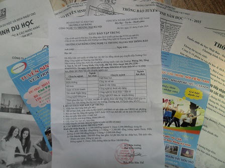 Hoang mang vì chưa thi đã nhận giấy báo… trúng tuyển